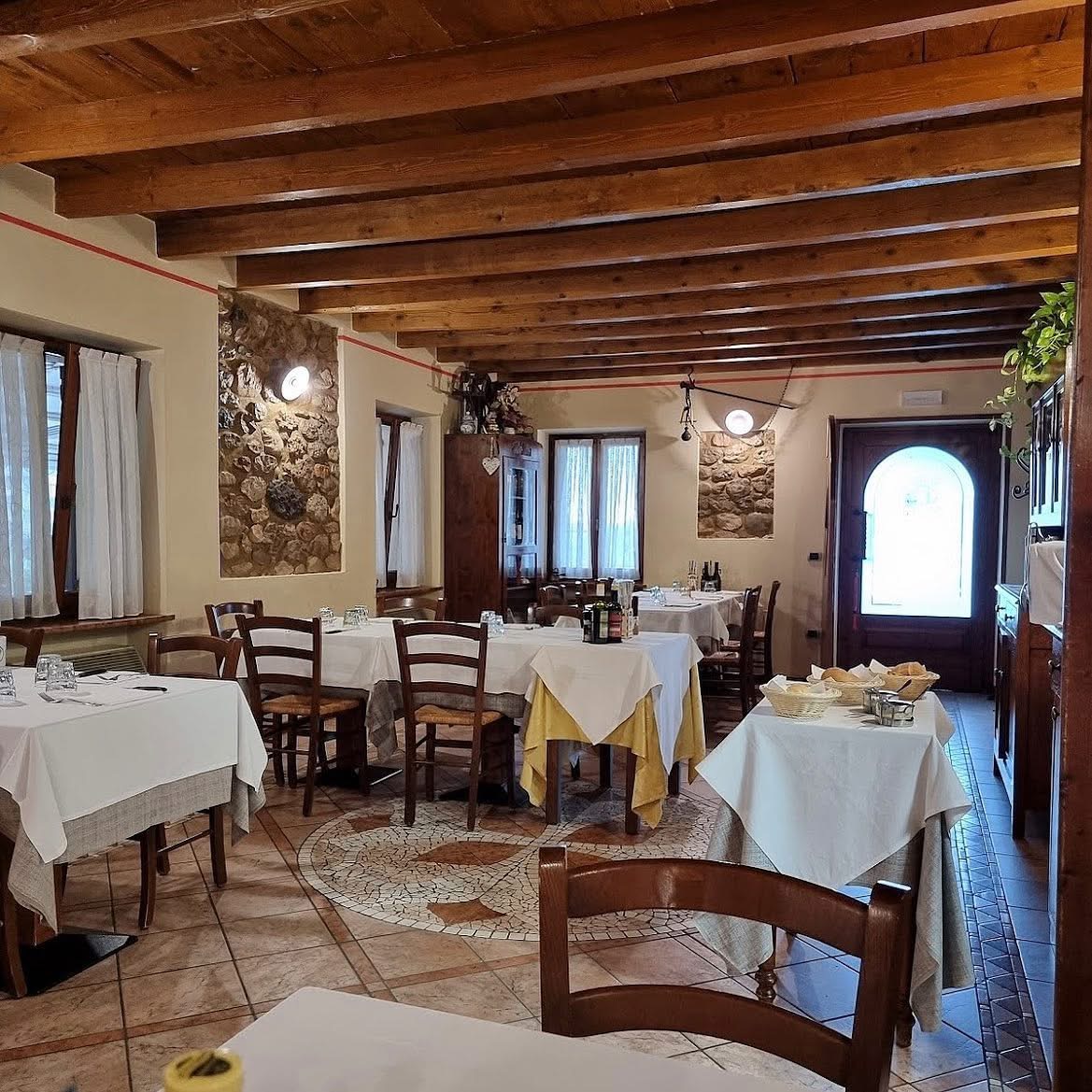 Interno del Ristorante Alla Paia